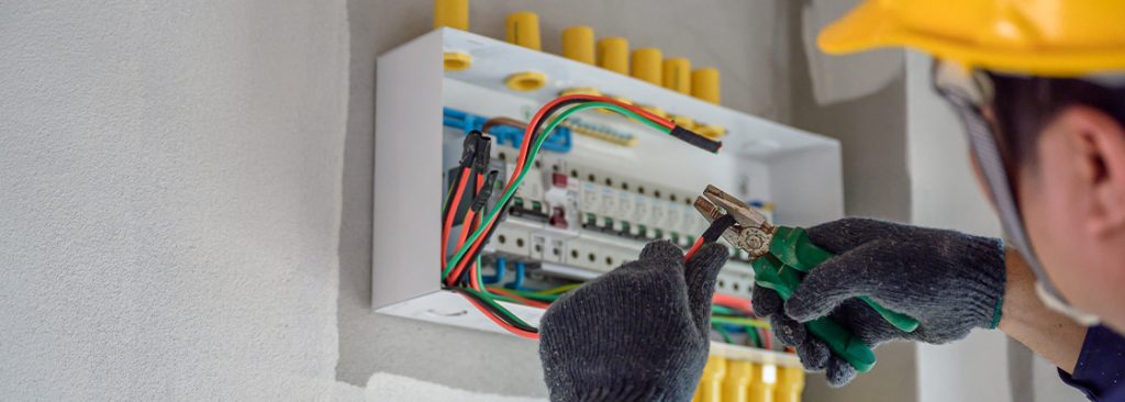 Normen und Vorschriften bei der Elektroinstallation im Neubau - Alles, was Sie dazu wissen müssen